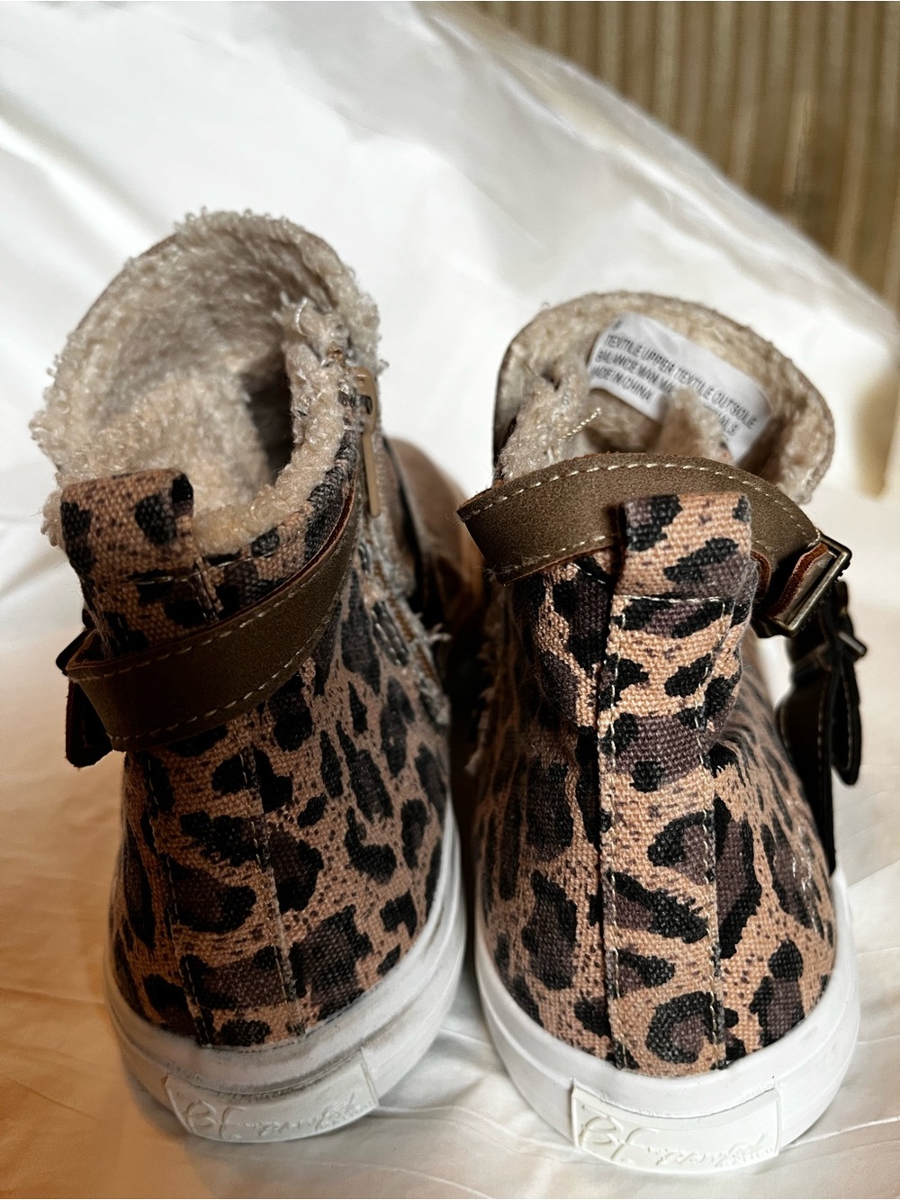 BLOWFISH~LEOPARD ANIMAL PRINT BUCKLE DETAIL SNEAKERS~ SIZE 9 - Picture 4 of 13